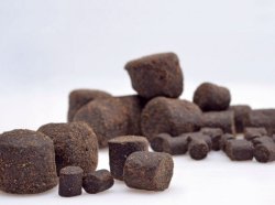 Black halibut kaprové pelety 16mm,1kg Black halibut kaprové pelety 16mm,1kg