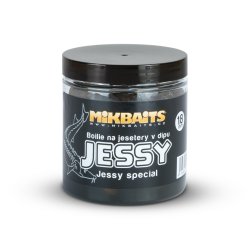 Mikbaits Jessy boilie na jesetery v dipu 250ml Mikbaits Jessy boilie na jesetery v dipu 250ml