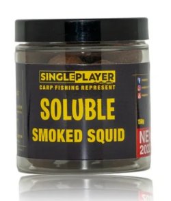 SINGLEPLAYER Rozpustné Boilies SOLUBLE Smoke Squid - 20mm 150g SINGLEPLAYER Rozpustné Boilies SOLUBLE Smoke Squid - 20mm 150g