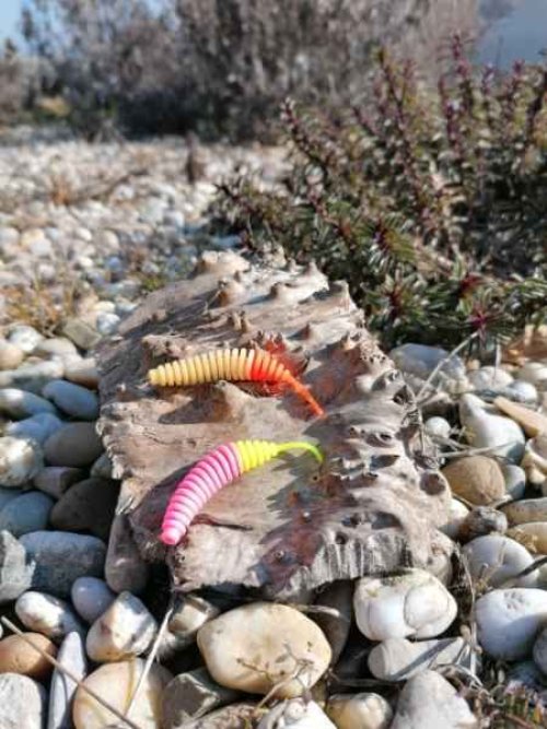 Dipované umělé nástrahy Tanta 63mm / 8ks Earthworm / Hot Pink