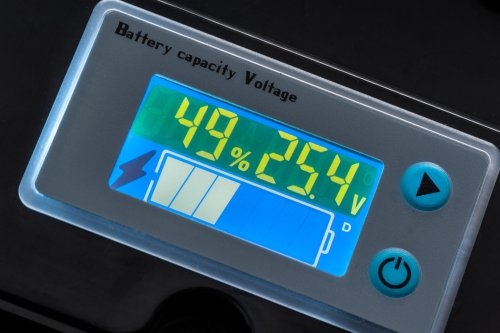 Lithiová baterie M-CELL 24V 50Ah + 10A nabíječka