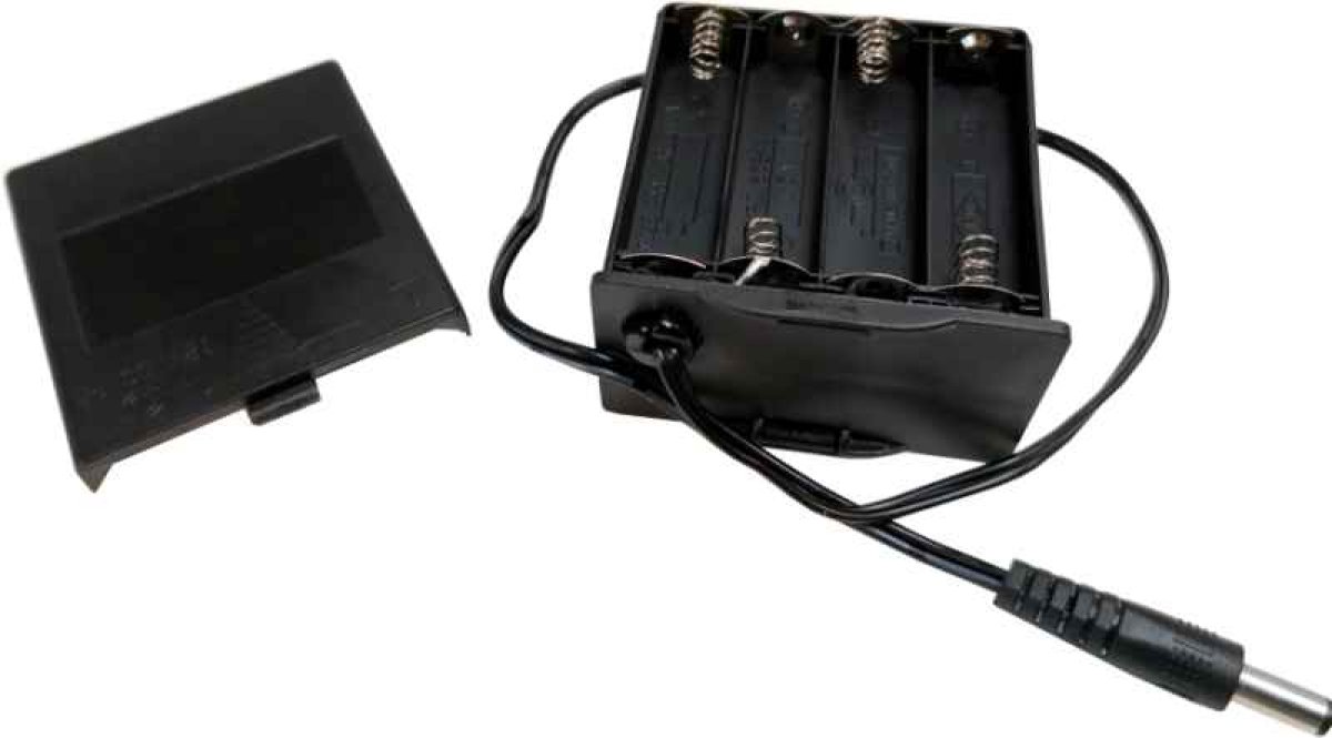 Držák na 8xAA/12V baterie s napájecím konektorem
