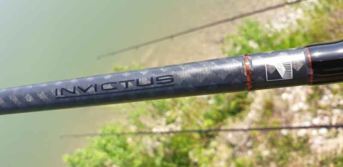 Kaprový prut Invictus Carp, 2 díl 366cm / 3,00lbs Kaprový prut Invictus Carp, 2 díl 366cm / 3,00lbs