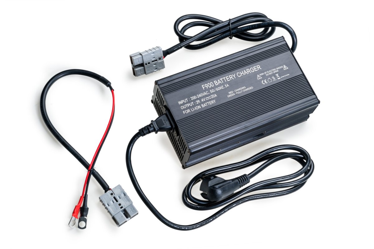 M-CELL LiFePO4 12V 100Ah + 20A nabíječka 
