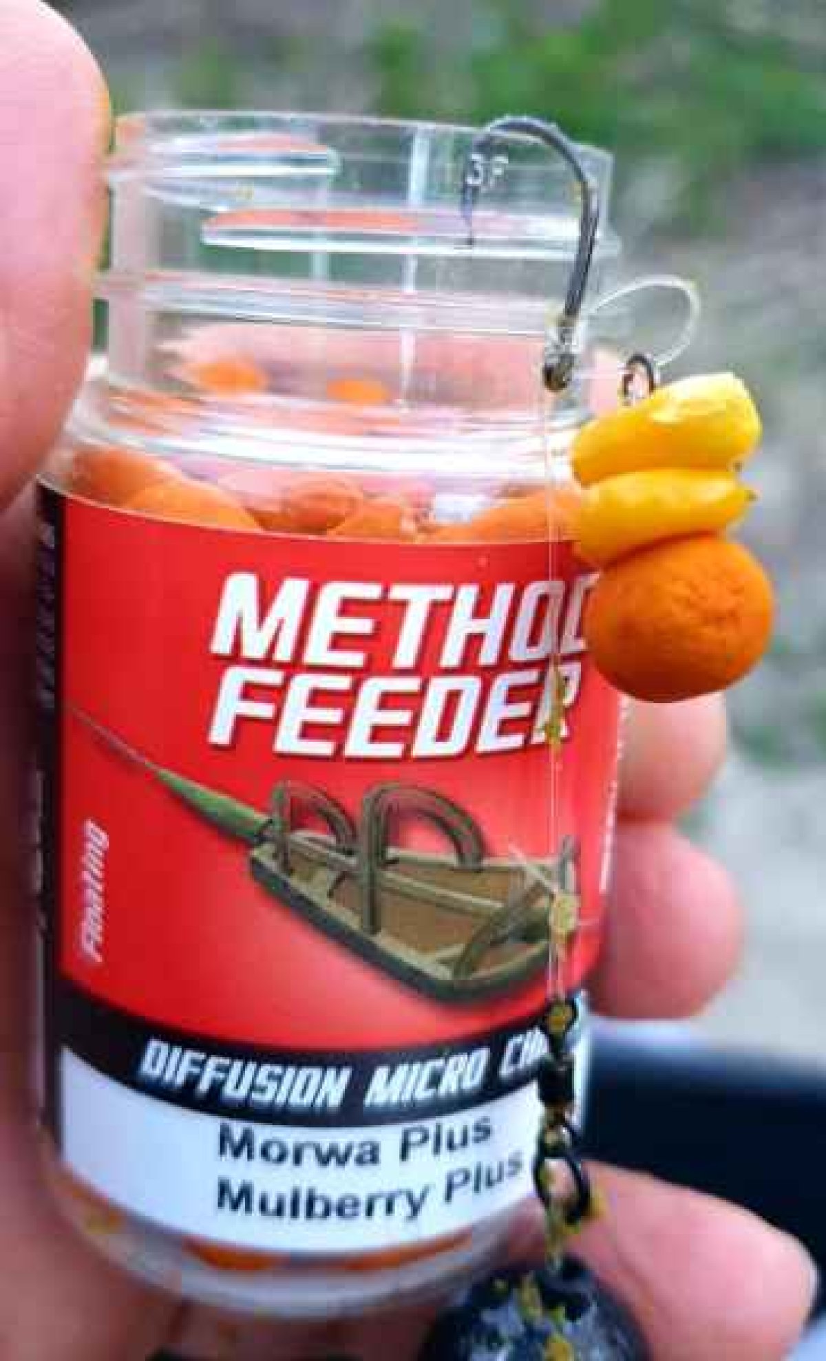 Method/Feeder-Diffusion Micro Chunks -plovoucí 40g 7x11mm Garlic Candy