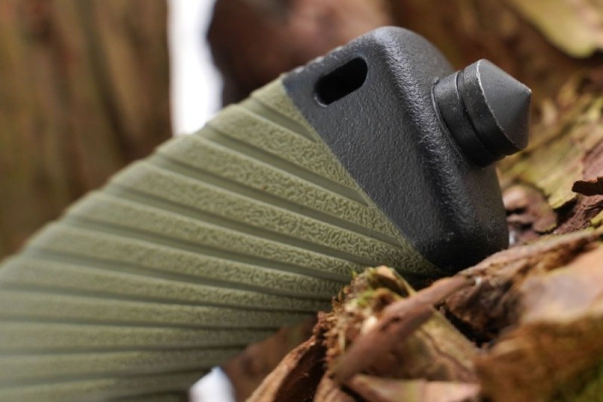 Nůž Nighshade olivový s pouzdrem 25cm + podpalovač