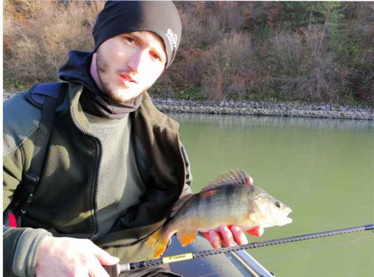 Přívlačový prut Black Pearl GT-3 2-díl 270cm 20g