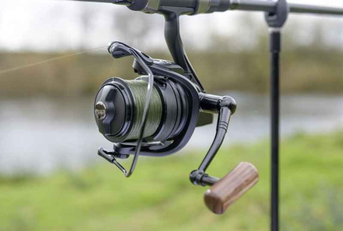 Radical - kaprový set Insist 10000 + prut 3,6m/3,5lbs